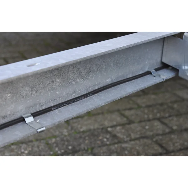 Borne de châssis 28 mm pour le passage du câble principal- 20 pièces