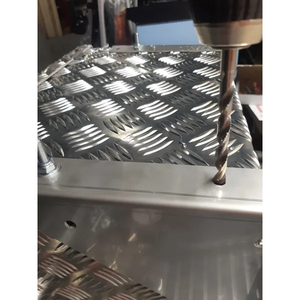 DE HAAN BOX O - 700x240x300 mm - boîte à timon aluminium étanche à l'eau et à la poussière - avec serrures Butterfly ou en T
