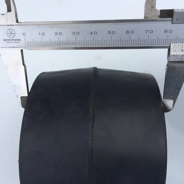 Diabolo noir - 115x86 mm - diamètre de moyeu 22 mm