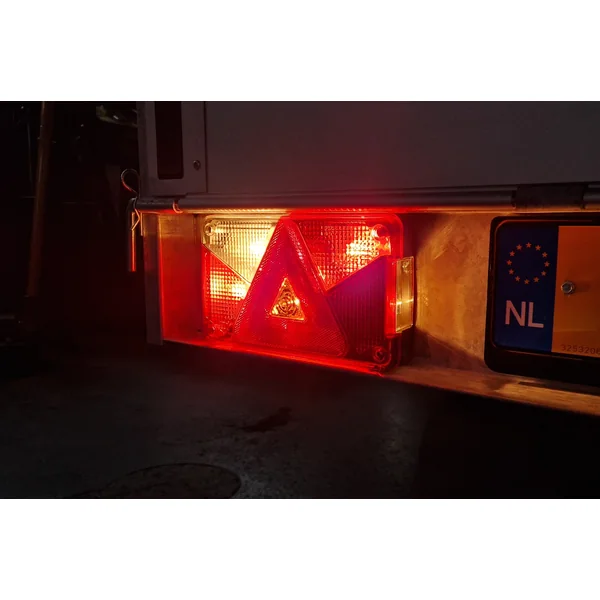 Feu arrière de remorque - Aspöck Multipoint 5 - gauche - connecteur 5 broches baïonnette - avec feu de brouillard